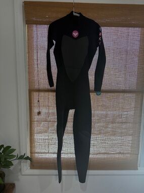 Roxy Black Full-Length Wetsuit with Pink Logo